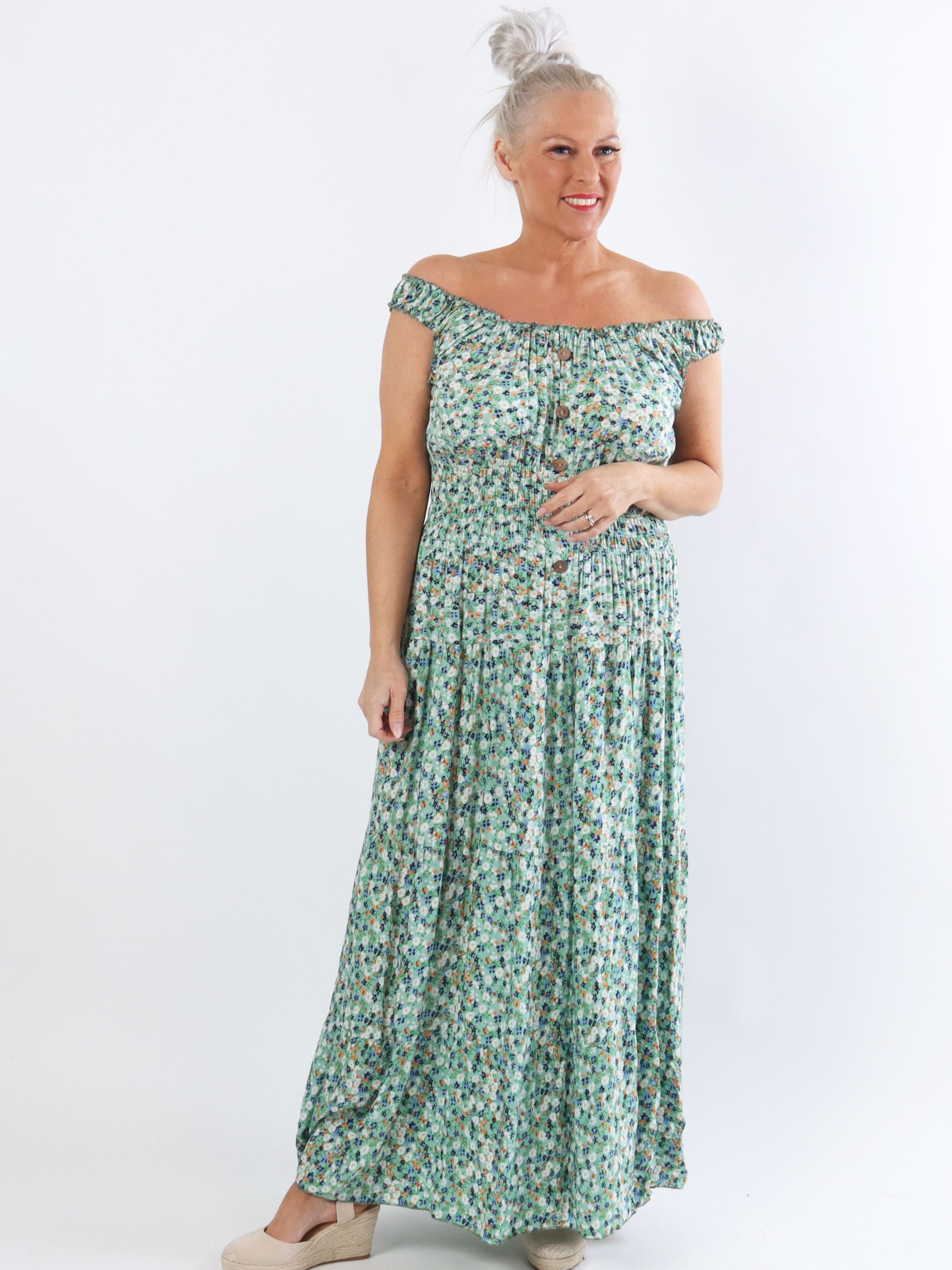Alicia Flower - Lang plus size stropkjole med småt blomsterprint